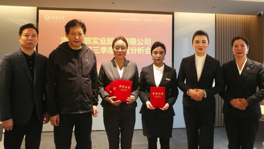 1732778402132701.png 640.webp (2).png