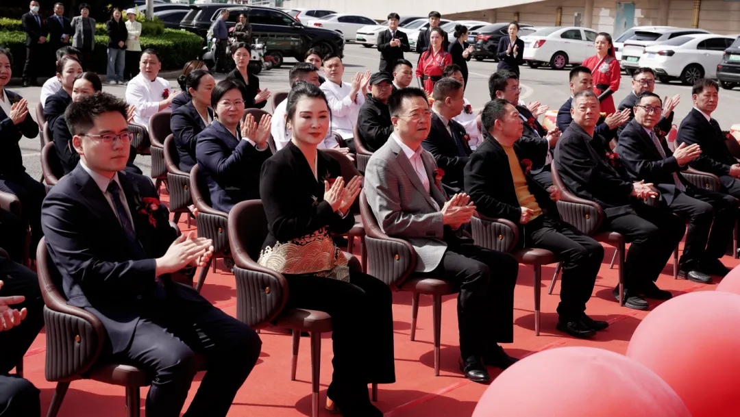 1748230140818780.jpg 640_1.jpg