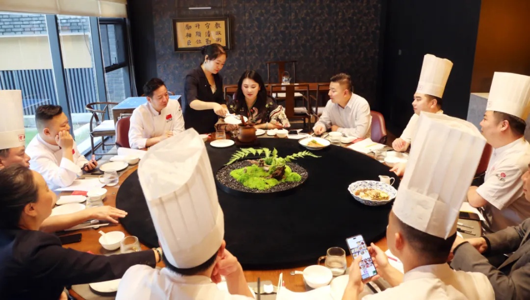 1760089300638612.jpg 640.jpg